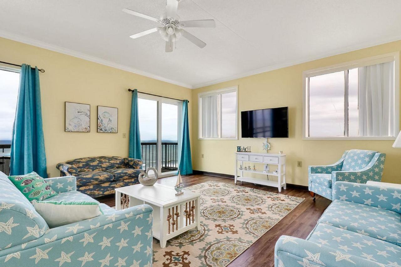 Three-Bedroom Penthouse - Oceanfront,1589129769:JPEG