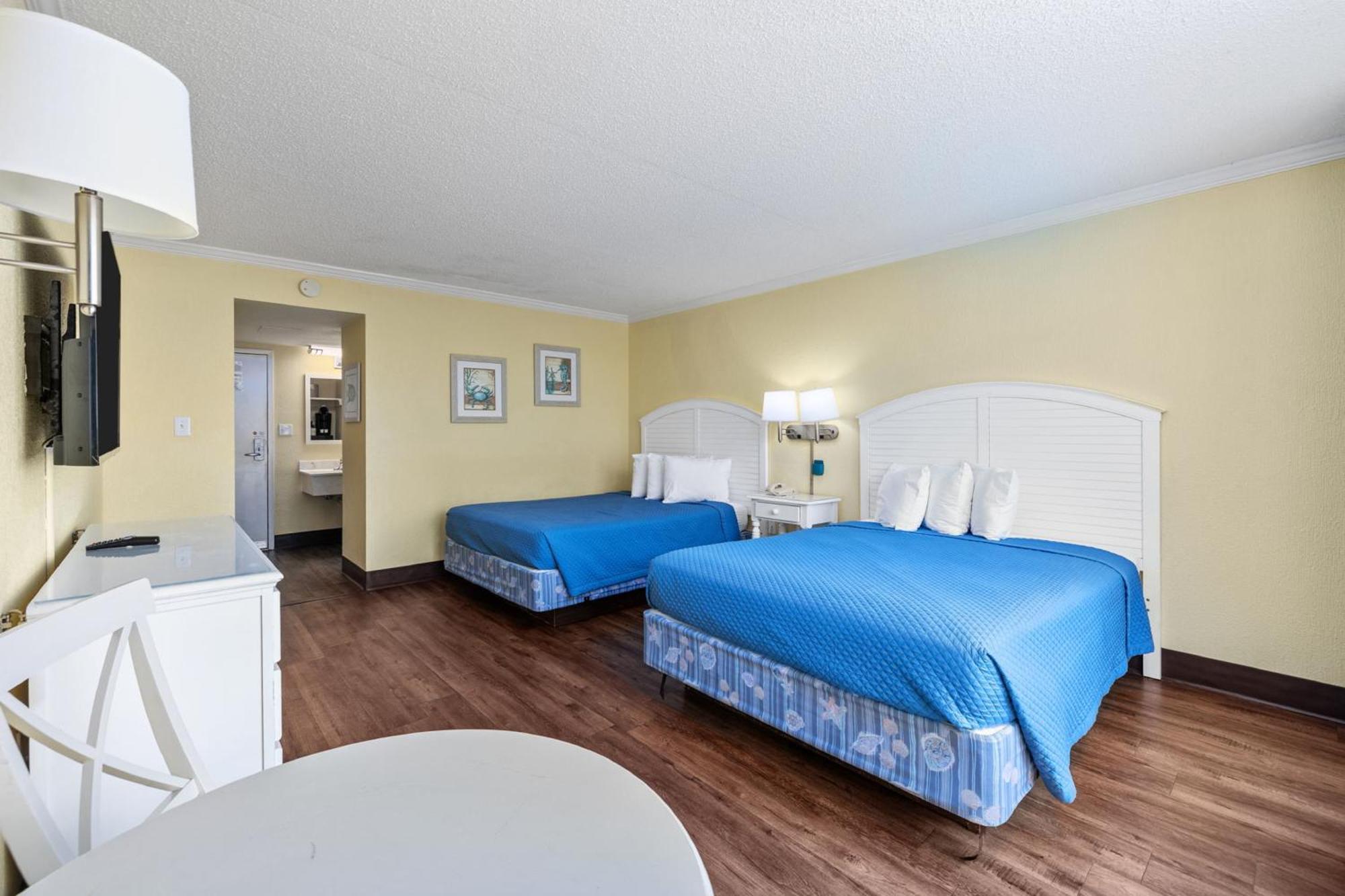 Standard Queen Room with Two Queen Beds and Ocean View,1709465702:JPEG