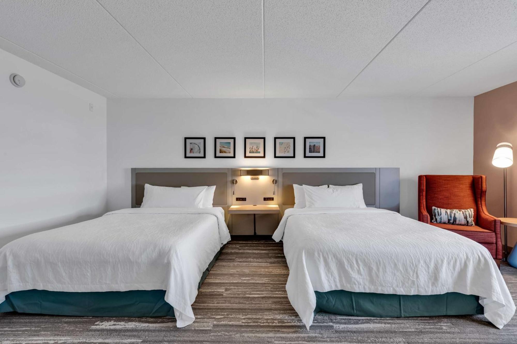 Queen Room with Two Queen Beds and Accessible Tub - Mobility Access
