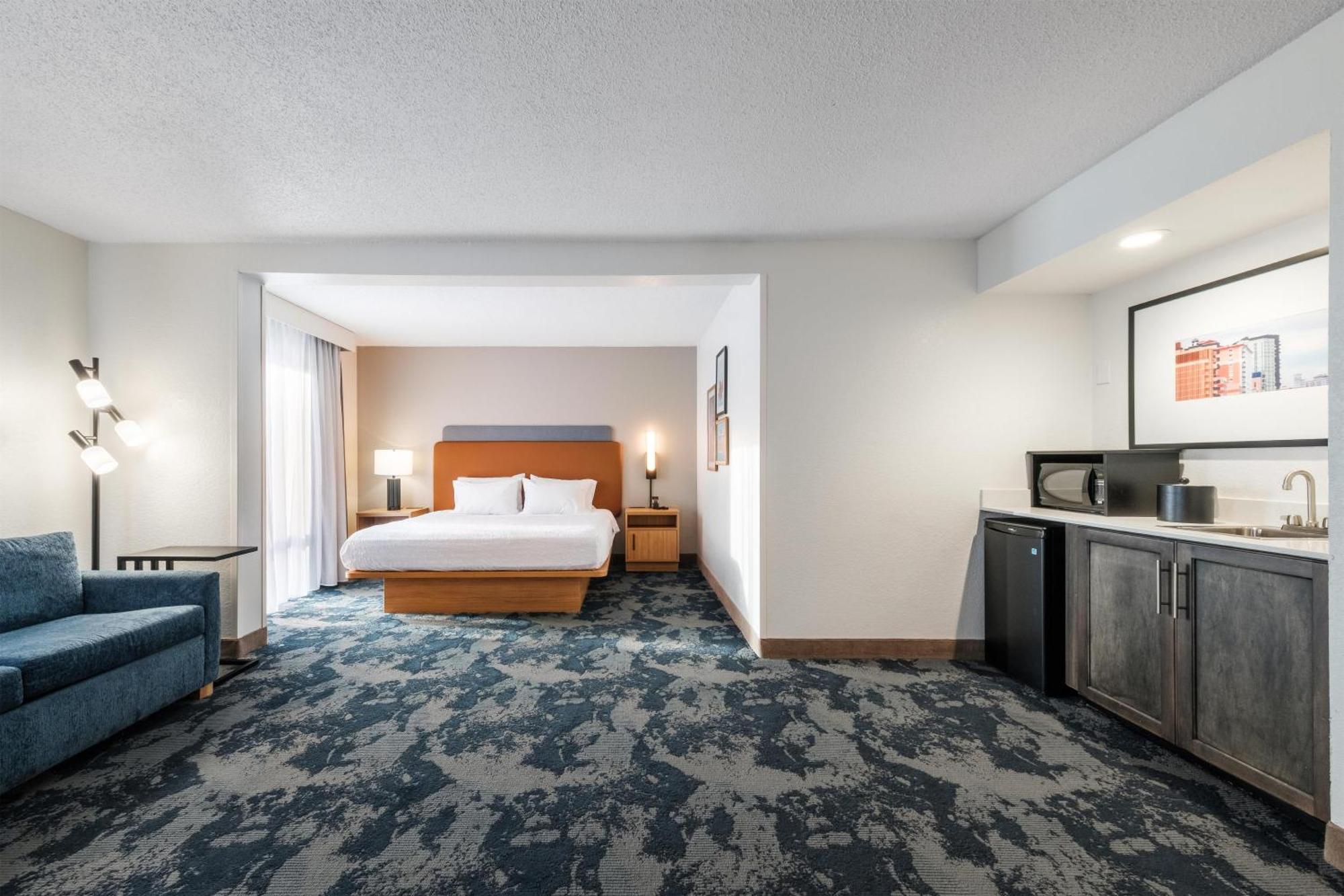 King Studio Suite with Sofa Bed - Non-Smoking