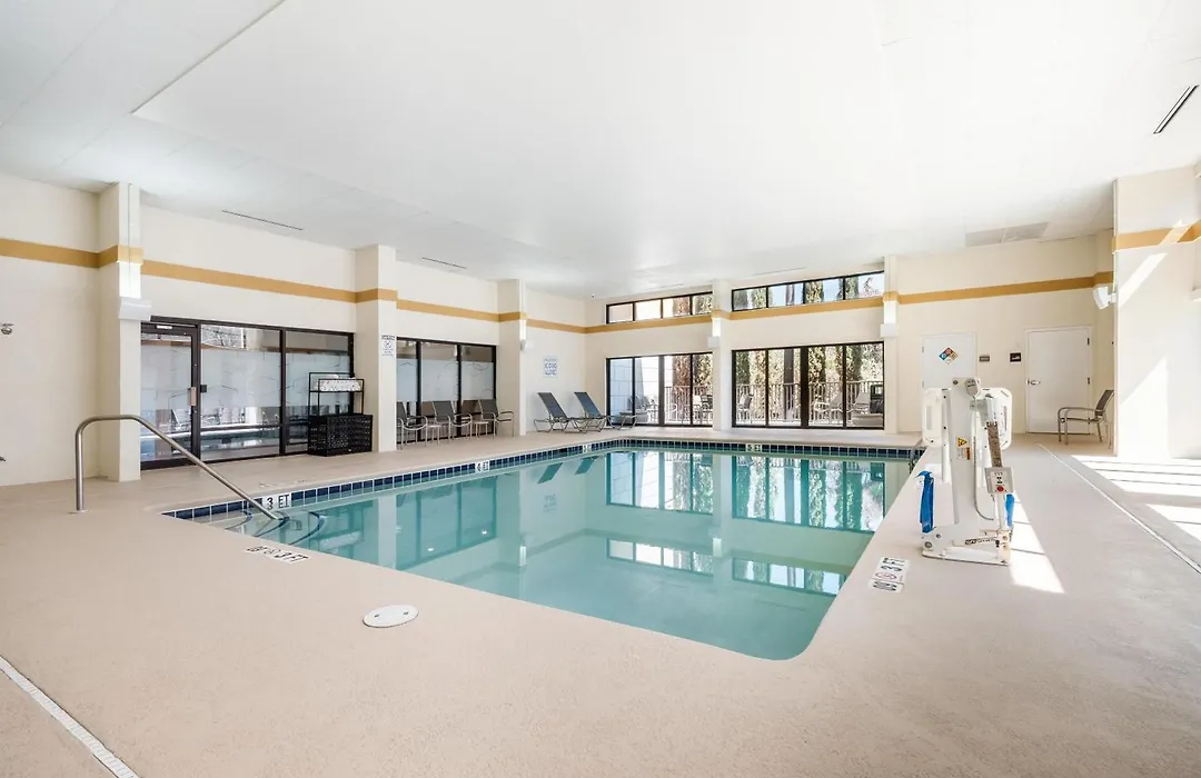 Hampton Inn Harbourgate-1